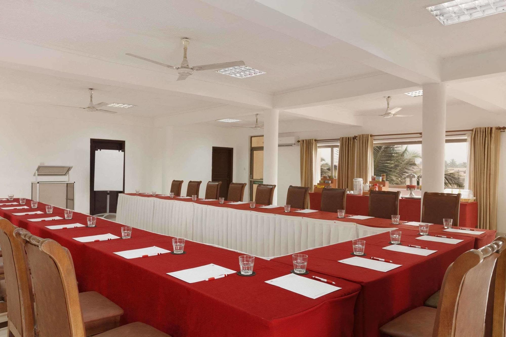 Ramada Resort Accra Kültér fotó