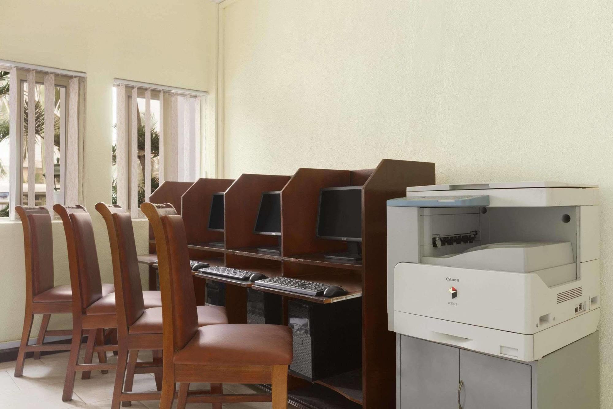 Ramada Resort Accra Kültér fotó